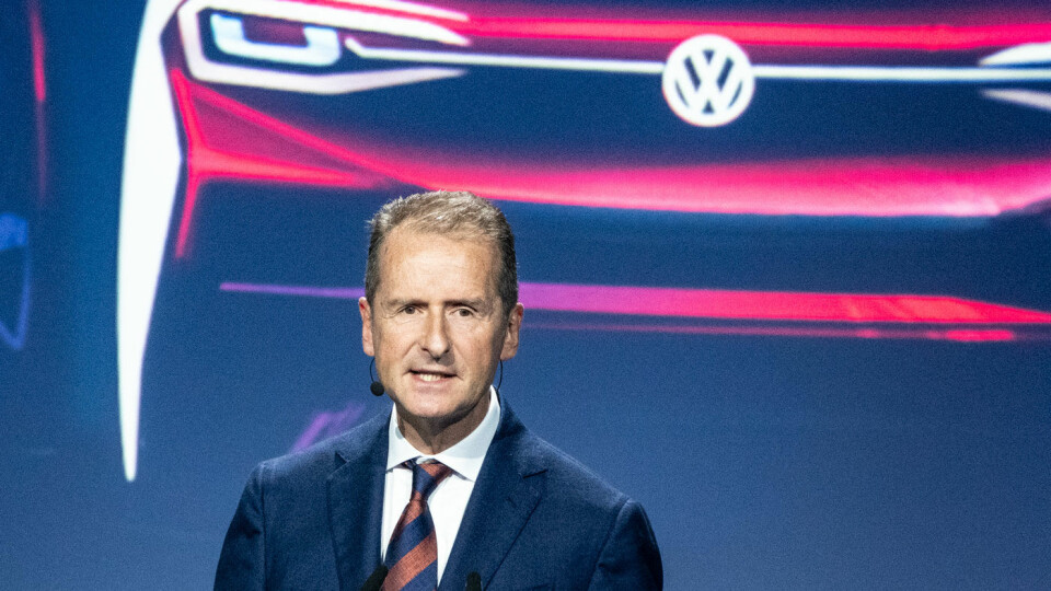 VIL SVARE: Volkswagen-sjef Herbert Diess måtte se at tesla passerte Volkswagen i børsverdi denne uken. Foto: Peter Raaum