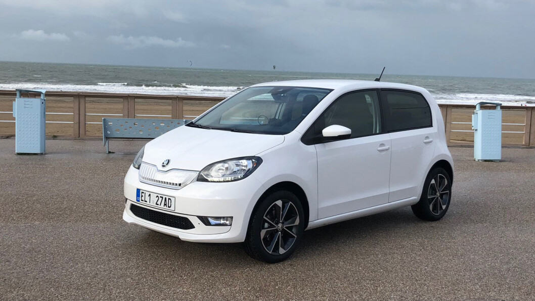SKODA CITIGO IV: Batteri: 36,8 kWt. Rekkevidde: 260 km. Pris fra 185.040 kroner. 4WD: Nei. Tilhengerfeste: Nei. SKODA CITIGO IV: Batteri: 36,8 kWt. Rekkevidde: 260 km. Pris fra 185.040 kroner. 4WD: Nei. Tilhengerfeste: Nei.