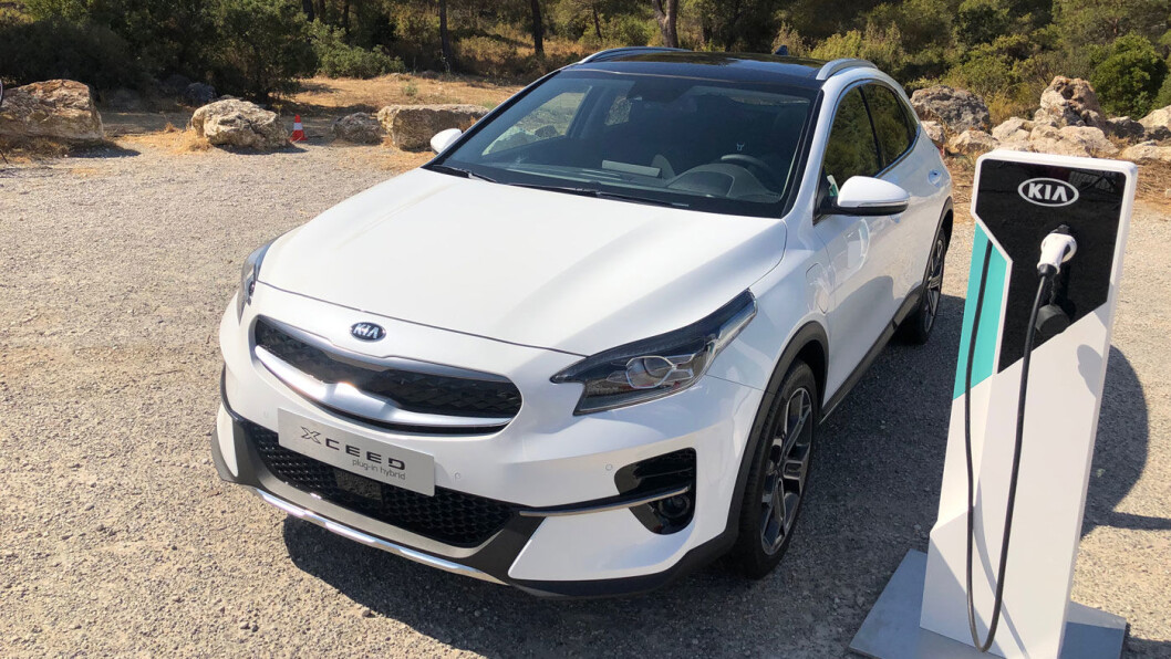 SPENNENDE: Kia XCeed blir en av årets mest interessante biler. I ladbar versjon får den 50 kilometer rekkevidde. Foto: Kia Motor SPENNENDE: Kia XCeed blir en av årets mest interessante biler. I ladbar versjon får den 50 kilometer rekkevidde. Foto: Kia Motor