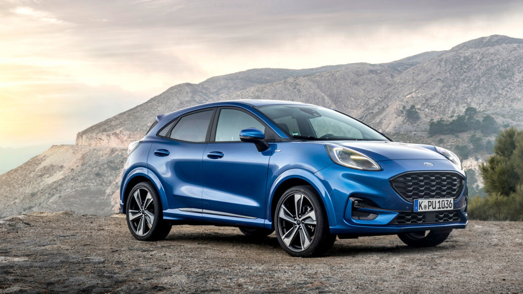 CROSSOVER: Om motoriseringen er hybrid, er designen det også. Puma har en ganske egenartet design og fremstår, minst i like stor grad som en høyreist, røft designet kombi, som som en SUV. CROSSOVER: Om motoriseringen er hybrid, er designen det også. Puma har en ganske egenartet design og fremstår, minst i like stor grad som en høyreist, røft designet kombi, som som en SUV.