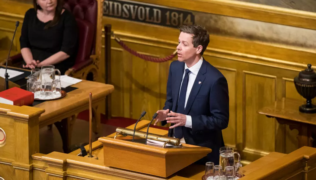 IKKE MER UTREDNING, TAKK: Stortinget ber enda en gang samferdselsminister Knut Arild Hareide fjerne kravet om helseattest for eldre sjåfører.