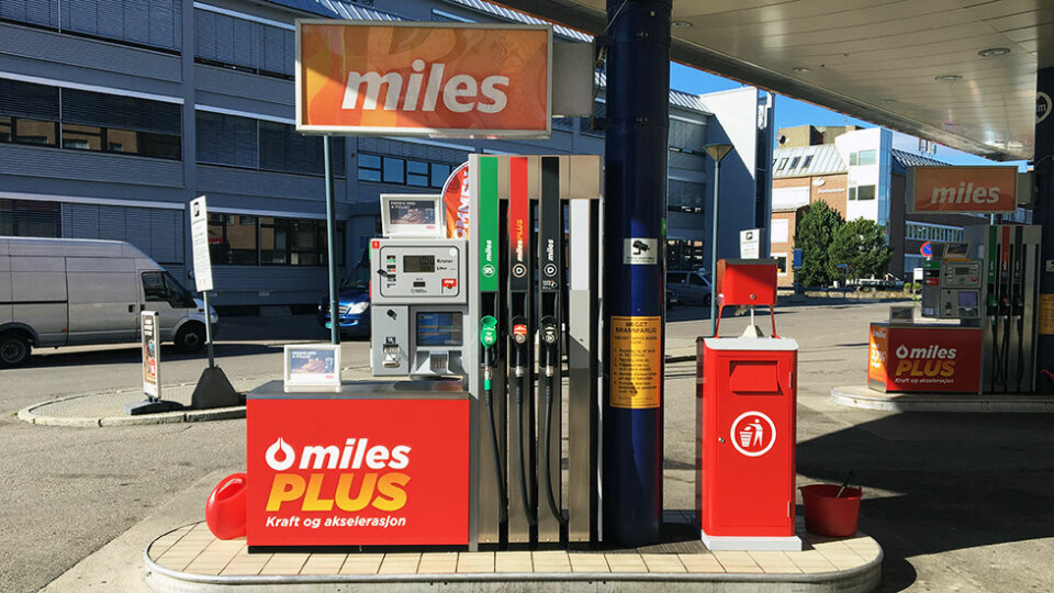 INGEN STOR NEDGANG: Prisen på bensin og diesel er falt med 7 prosent det siste året, selv om prisen på råolje har falt til 50 dollar fatet. Foto: Pia Strømstad