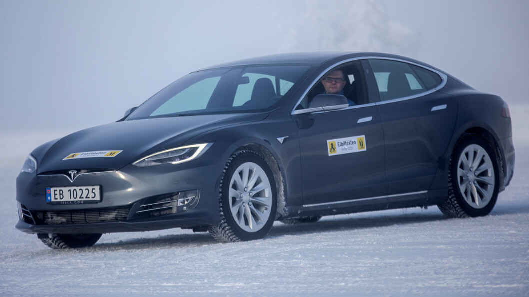 TESLA MODEL S: Gikk 469,8 km (oppgitt 610 km), et avvik på 26,26 prosent. Lader fra 8 til 80 prosent på 56 minutter. TESLA MODEL S: Gikk 469,8 km (oppgitt 610 km), et avvik på 26,26 prosent. Lader fra 8 til 80 prosent på 56 minutter. 