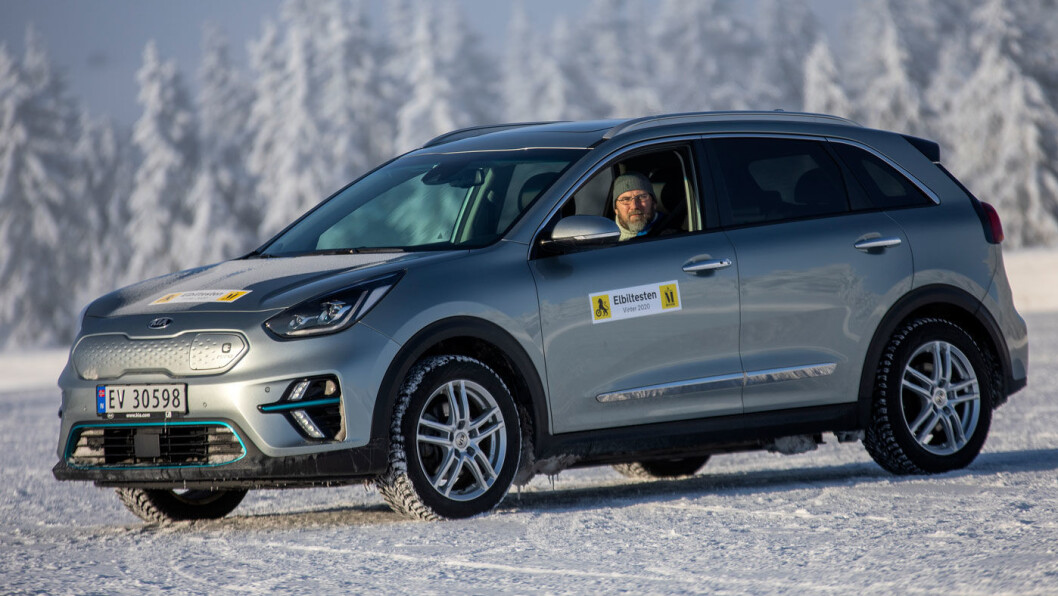 FAMILIEVENNLIG: Trenger du ikke firehjulsdrift, hengerfeste og et prestisjemerke i grillen, så gir Kia e-niro mye elbil for pengene. FAMILIEVENNLIG: Trenger du ikke firehjulsdrift, hengerfeste og et prestisjemerke i grillen, så gir Kia e-niro mye elbil for pengene.