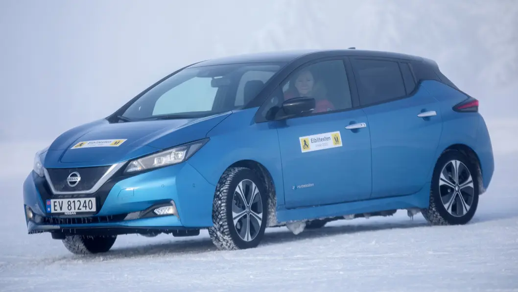 ET LØFT: Nissan Leaf med 62 kWt batteri går ni mil lengre enn enn 40 kWt-utgaven. Foto: Tomm W. Christiansen ET LØFT: Nissan Leaf med 62 kWt batteri går ni mil lengre enn enn 40 kWt-utgaven. Foto: Tomm W. Christiansen
