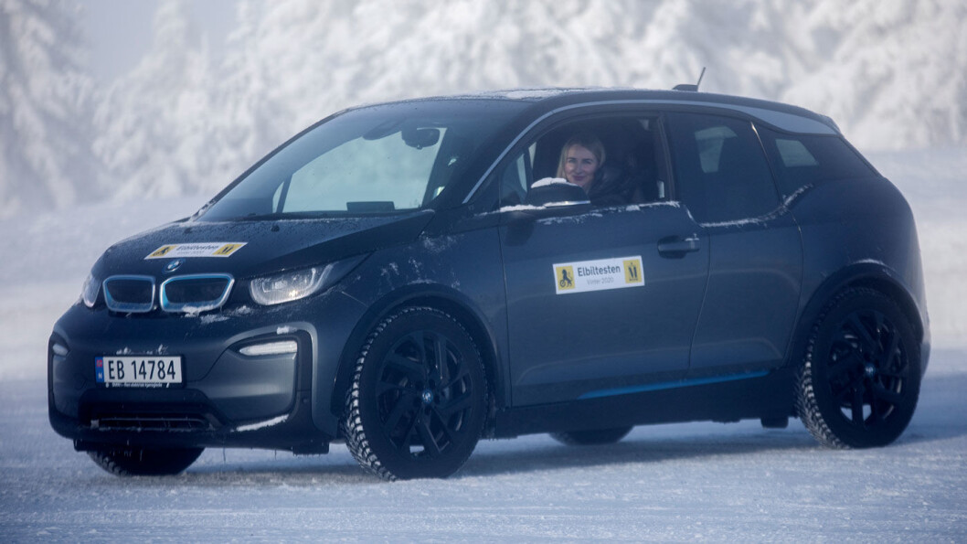 BMW I3 120AH: Gikk 245,8 km (oppgitt 310 km), et avvik på 20,71 prosent. Lader fra 9 til 84 prosent på 40 minutter. BMW I3 120AH: Gikk 245,8 km (oppgitt 310 km), et avvik på 20,71 prosent. Lader fra 9 til 84 prosent på 40 minutter.