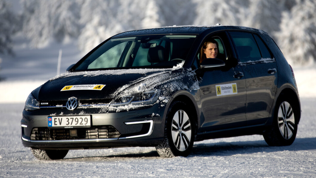 FOLKETS VOGN: e-Golf takker av til fordel for ID.3, men leverer stadig godt på lading. Foto: Tomm W. Christiansen FOLKETS VOGN: e-Golf takker av til fordel for ID.3, men leverer stadig godt på lading. Foto: Tomm W. Christiansen