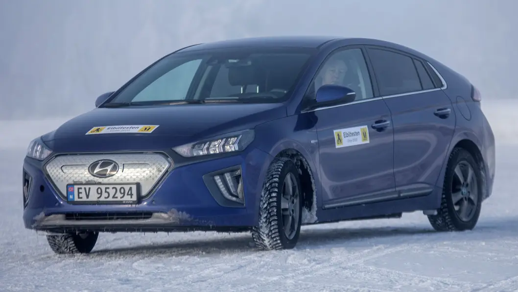 LETT Å LIKE: Hyundai Ioniq i ny utgave lader ikke like hurtig som den forrige. Foto: Tomm W. Christiansen LETT Å LIKE: Hyundai Ioniq i ny utgave lader ikke like hurtig som den forrige. Foto: Tomm W. Christiansen