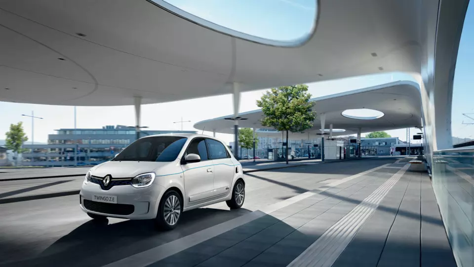 MODERNE IGJEN: Med batterielektrisk motor blir plutselig Renault Twingo aktuell for dem som ønsker en rimelig bybil med liten svingradius og ok rekkevidde. Foto: Renault