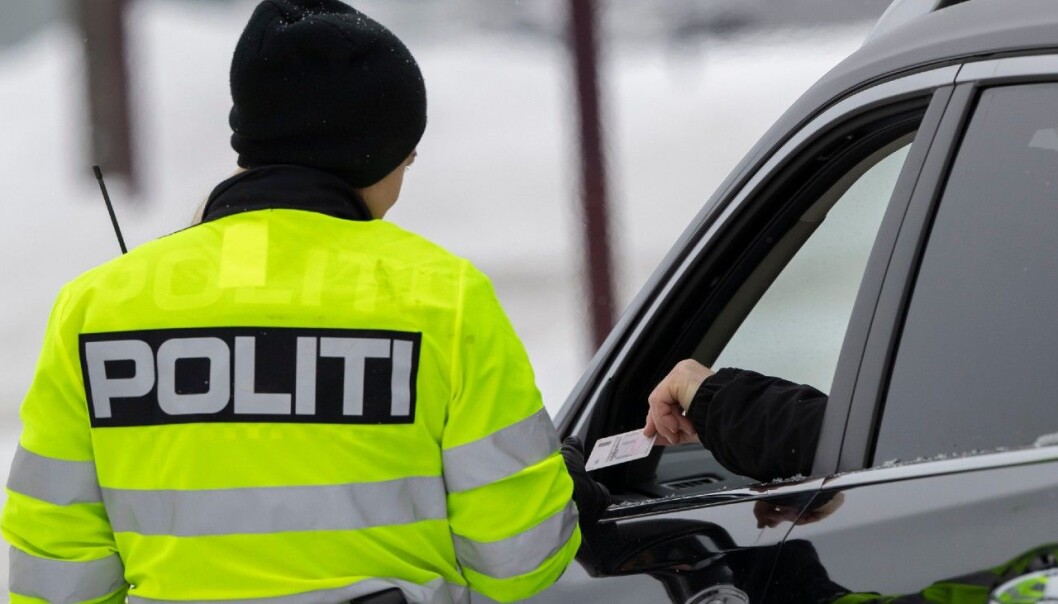 <span class="font-weight-bold" data-lab-font_weight_desktop="font-weight-bold">KONTROLL: </span>Politiet er stadig på veiene for å ta bilister som bruker mobiltelefon. Men det er ikke alltid fangsten ender med dom. <span class="font-weight-bold" data-lab-font_weight_desktop="font-weight-bold">KONTROLL: </span>Politiet er stadig på veiene for å ta bilister som bruker mobiltelefon. Men det er ikke alltid fangsten ender med dom.