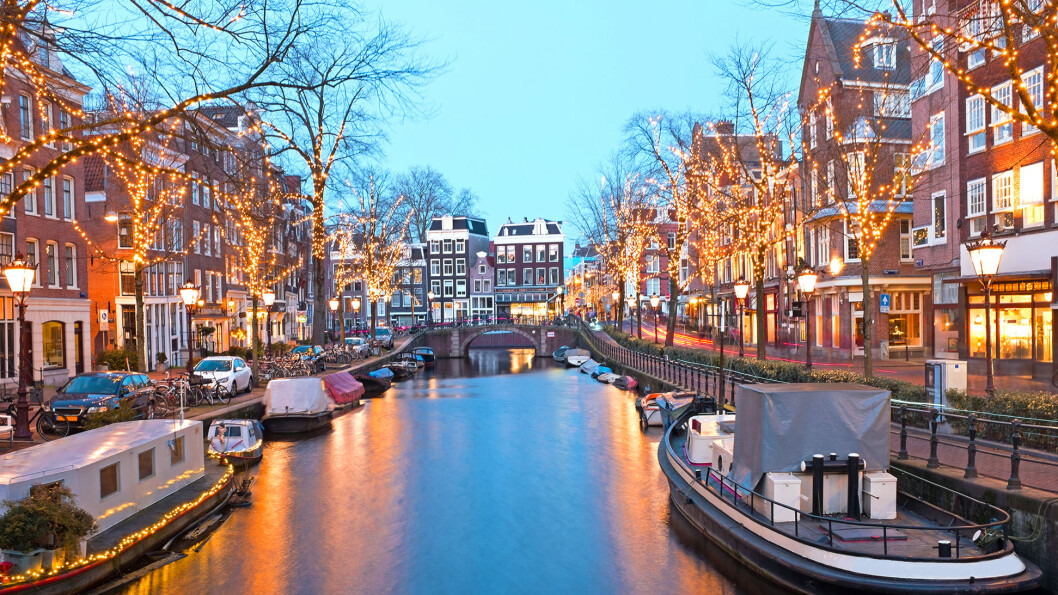 JULEPYNTET: Velkommen til nyttårscruise i et julepyntet Amsterdam. JULEPYNTET: Velkommen til nyttårscruise i et julepyntet Amsterdam.