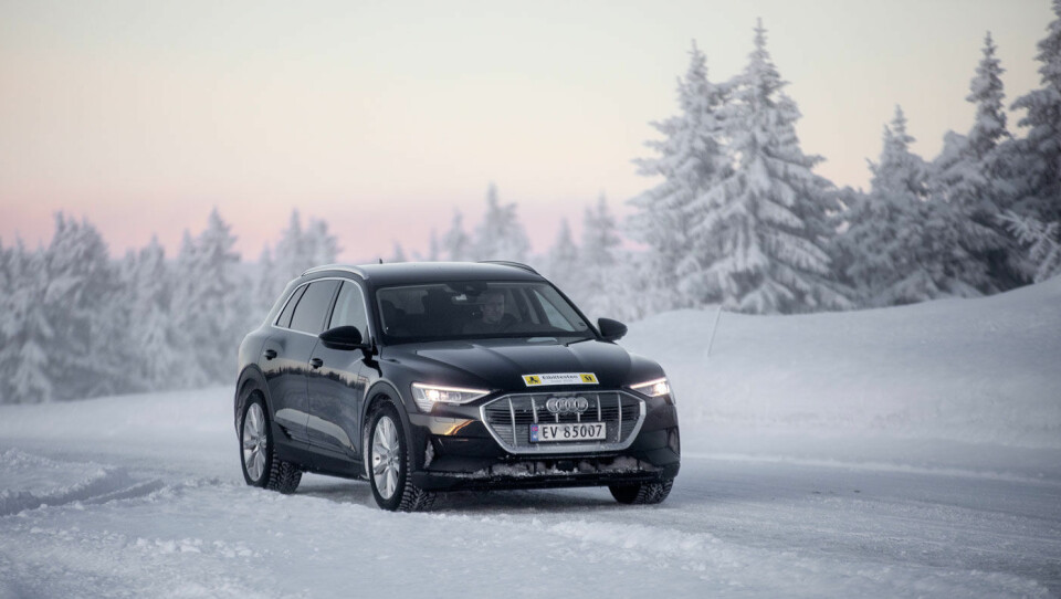 STOREBROR: Audi e-tron 55 har et batteri på 95 kWt, maksimal oppgitt rekkevidde på 431 kilometer (testbil-versjonen: 385 km), og en maksimal ladekapasitet på 150 kW. Vi kom 341 kilometer i vintertesten.