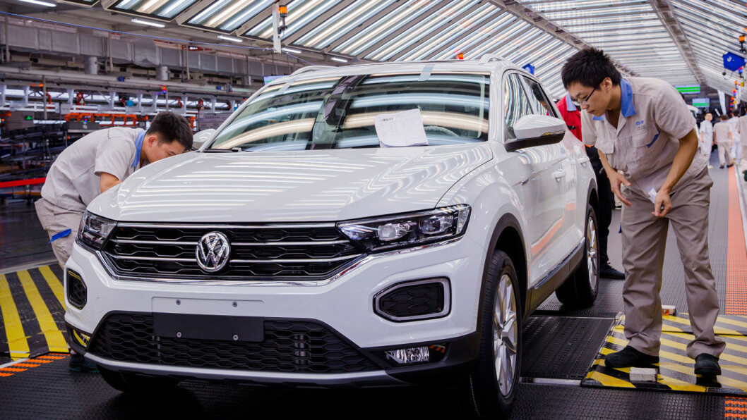 MOT LYSERE TIDER: Bilfabrikkene i Wuhan kan så smått begynne produksjonen igjen, når myndighetene nå letter forsiktig på restriksjonene for bilprodusentene – som ved denne VW-fabrikken i Foshan, 100 mil lengre sør i Kina. Foto: Volkswagen AG MOT LYSERE TIDER: Bilfabrikkene i Wuhan kan så smått begynne produksjonen igjen, når myndighetene nå letter forsiktig på restriksjonene for bilprodusentene – som ved denne VW-fabrikken i Foshan, 100 mil lengre sør i Kina. Foto: Volkswagen AG