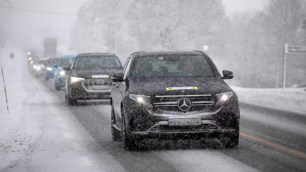 HØYT STRØMFORBRUK: Mercedes EQC kommer dårligst ut i en fersk forbrukstest foretatt i minus 9 grader. Foto: Tomm W. Christiansen
