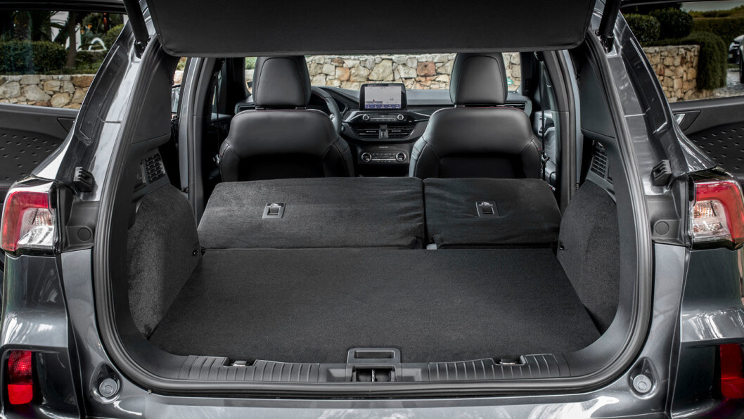 KUGA ST-LINE: Som Ford-modeller flest kommer Kuga som Titanium, ST-Line og Vignale. Her er mellommodellen ST-Line. KUGA ST-LINE: Som Ford-modeller flest kommer Kuga som Titanium, ST-Line og Vignale. Her er mellommodellen ST-Line.