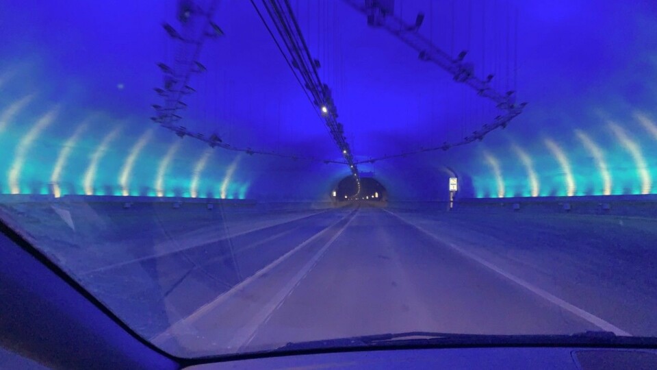 HØY FART: Mælefjelltunnelen i Telemark er blant veistrekningene som nå blir fartsovervåket med kameraer. Her er det mange ganger målt hastigheter på over 200 km/t. Foto: Torstein Nymoen