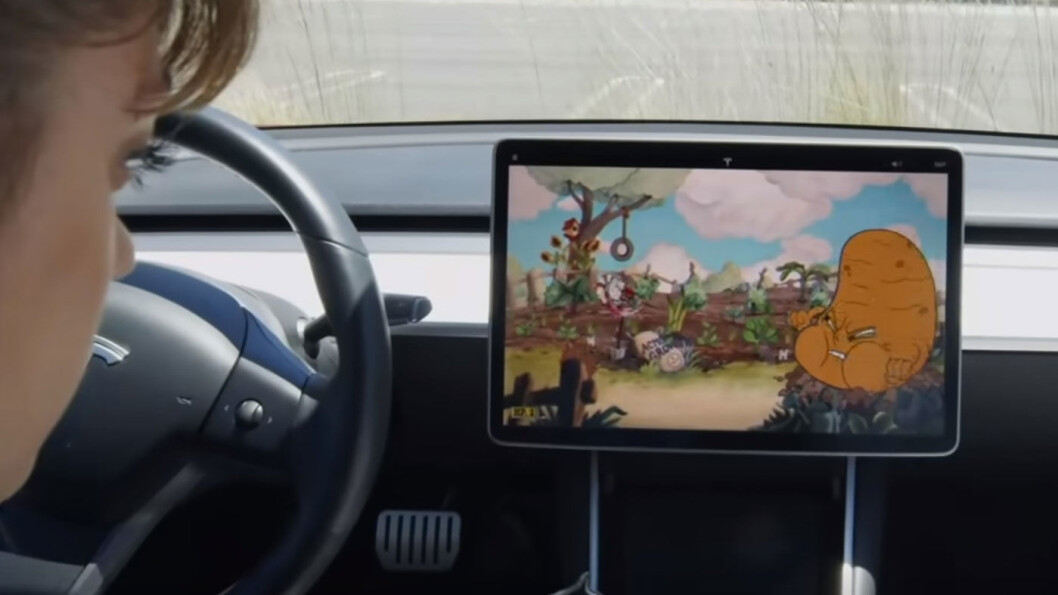 GØY PÅ KINO: Filmvisning via Netflix eller andre kilder har vært tilgjengelig i Tesla-bilene lenge. Med nye Model Y kommer funksjonalitet for dem som er glad i dataspill også. GØY PÅ KINO: Filmvisning via Netflix eller andre kilder har vært tilgjengelig i Tesla-bilene lenge. Med nye Model Y kommer funksjonalitet for dem som er glad i dataspill også.