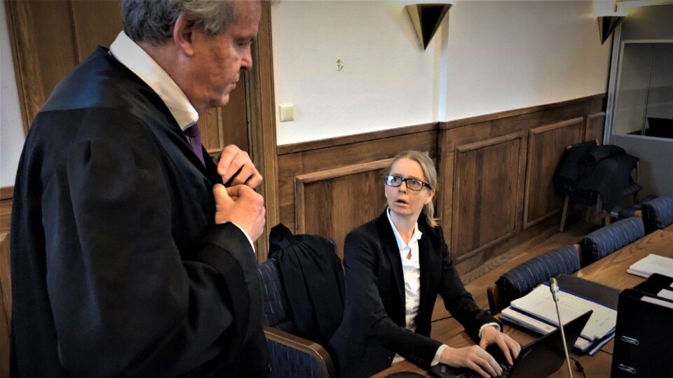 I RETTEN: Sven Jarle Knolls forsvarer Ann Helen Aarø og aktor Nils Vegard under rettsforhandlingene i Fredrikstad tingrett. Foto: Geir Røed I RETTEN: Sven Jarle Knolls forsvarer Ann Helen Aarø og aktor Nils Vegard under rettsforhandlingene i Fredrikstad tingrett. Foto: Geir Røed