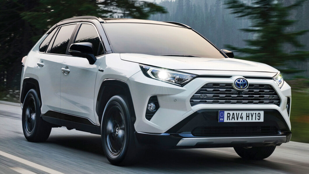 SISTE GENERASJON: Toyota RAV4, slik vi kjenner den i femte generasjon. Nå kommer den også for første gang i ladbar versjon. SISTE GENERASJON: Toyota RAV4, slik vi kjenner den i femte generasjon. Nå kommer den også for første gang i ladbar versjon.