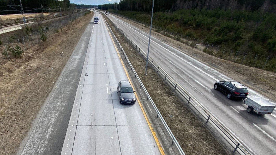 SKIFTES: Betongen på denne veistrekningen nord for Gardermoen skal omsider skiftes ut. Foto: Statens vegvesen SKIFTES: Betongen på denne veistrekningen nord for Gardermoen skal omsider skiftes ut. Foto: Statens vegvesen