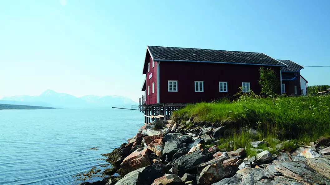TRADISJONSRIKT: Nordby handelssted på Malangshalvøya i Balsfjord kommune har ligget der siden tidlig på 1800-tallet. Foto: Per Roger Lauritzen