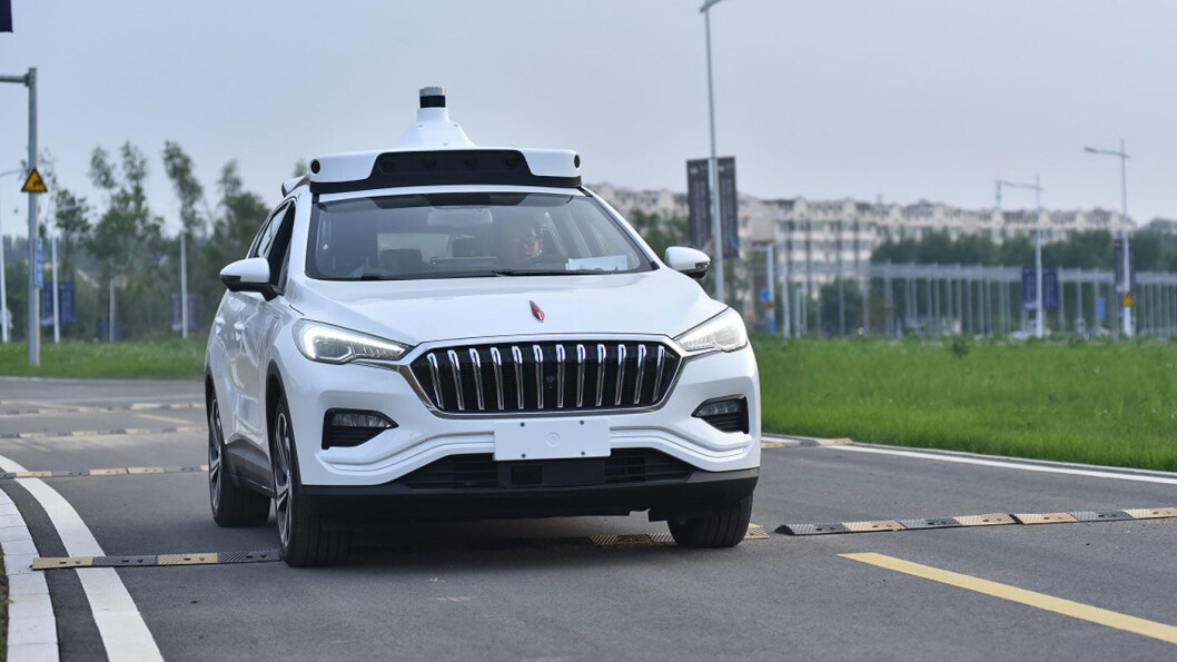 KLARER SEG SELV: Førerløse drosjer kommer: Dette er en av de første i kommersiell tjeneste. Taxitjenesten starter med en flåte av SUV-en L4 Hongqi EV, levert av den kinesiske bilprodusenten FAW. Foto: Baidu KLARER SEG SELV: Førerløse drosjer kommer: Dette er en av de første i kommersiell tjeneste. Taxitjenesten starter med en flåte av SUV-en L4 Hongqi EV, levert av den kinesiske bilprodusenten FAW. Foto: Baidu