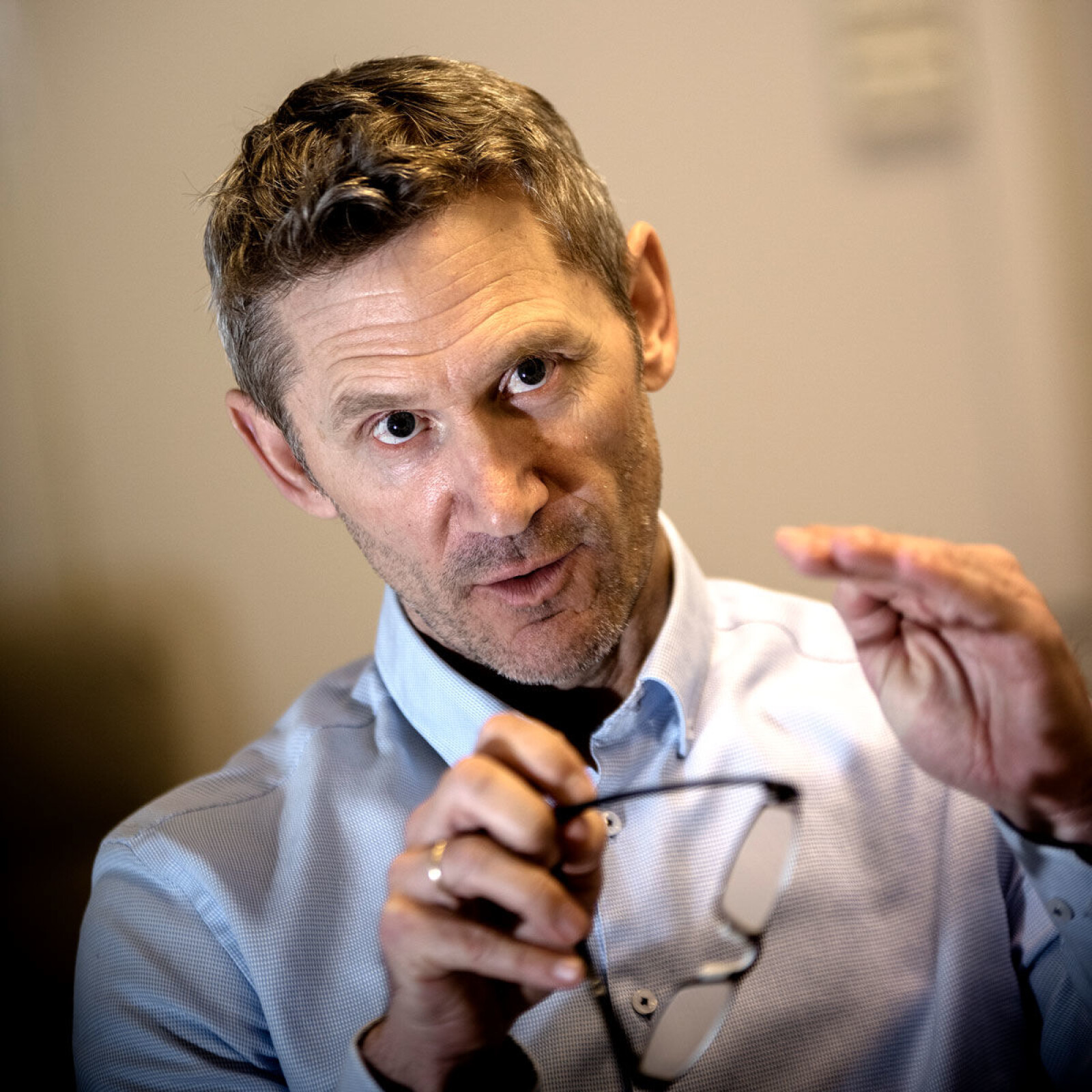 INGEN ILLUSJONER: Jon Molnes leder Krimenheten i Statens vegvesen. – Jeg hadde aldri trodd det var så galt som innenfor ulike bransjer på Vegvesenets område, sier den tidligere politimannen. INGEN ILLUSJONER: Jon Molnes leder Krimenheten i Statens vegvesen. – Jeg hadde aldri trodd det var så galt som innenfor ulike bransjer på Vegvesenets område, sier den tidligere politimannen.