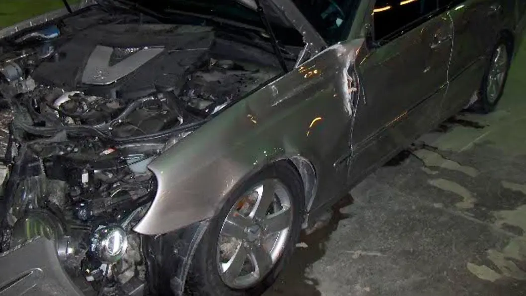 KRASJET? NEI DA! Slik så bilen ut den kraftige kollisjonen. Men det forble ukjent for senere eiere. KRASJET? NEI DA! Slik så bilen ut den kraftige kollisjonen. Men det forble ukjent for senere eiere.