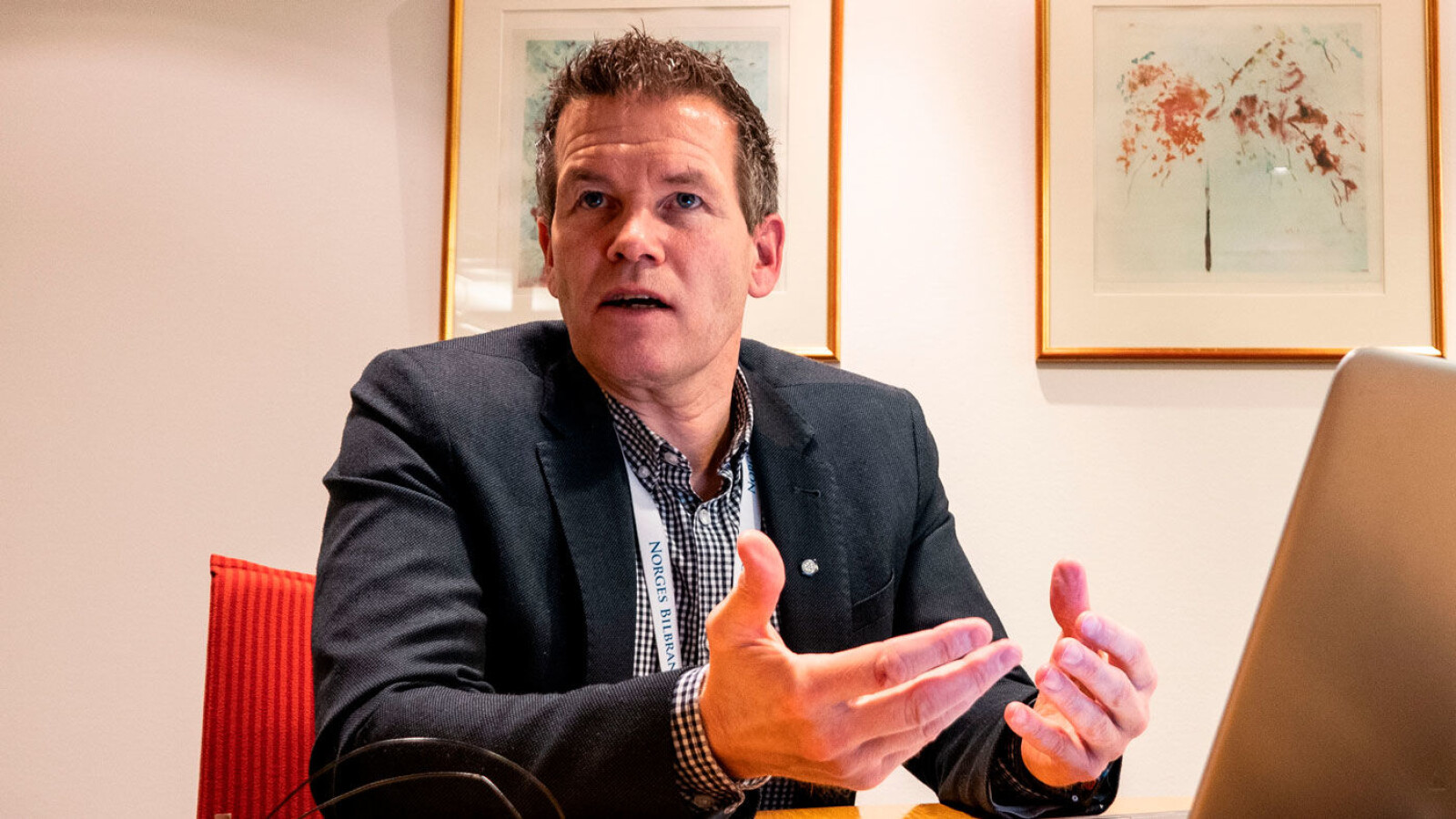 VIL HA BEVIS: – Å kjøpe en hvilken som helst innløst bil, det ville jeg aldri gjort! sier Tor Simonsen i Norges Bilbransjeforbund. VIL HA BEVIS: – Å kjøpe en hvilken som helst innløst bil, det ville jeg aldri gjort! sier Tor Simonsen i Norges Bilbransjeforbund.