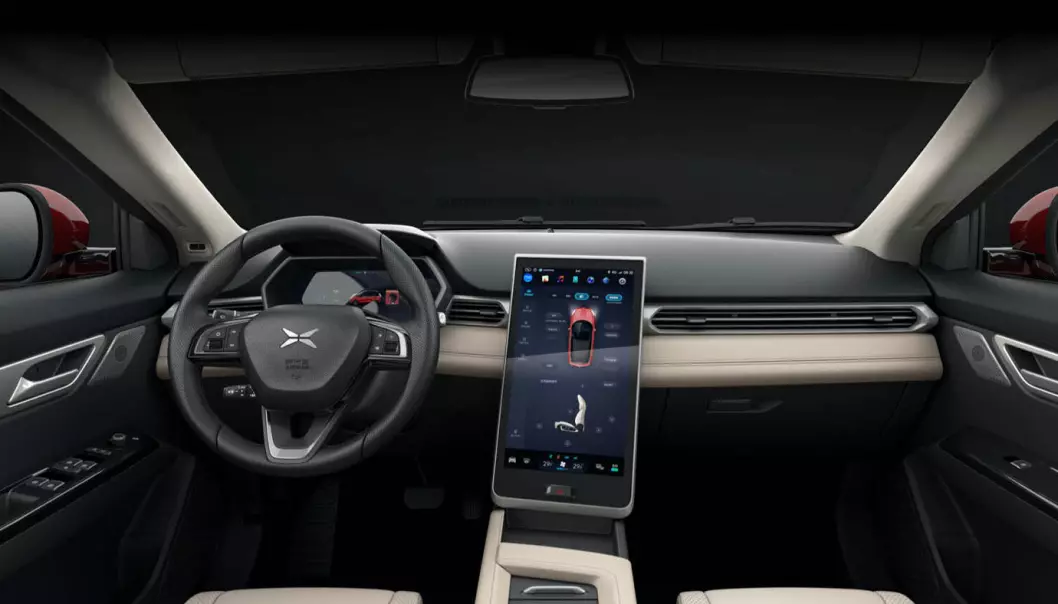 <b>TESLA-KOPI:</b> Interiøret i Xpeng G3 er som en nedskalert versjon av Tesla Model S.