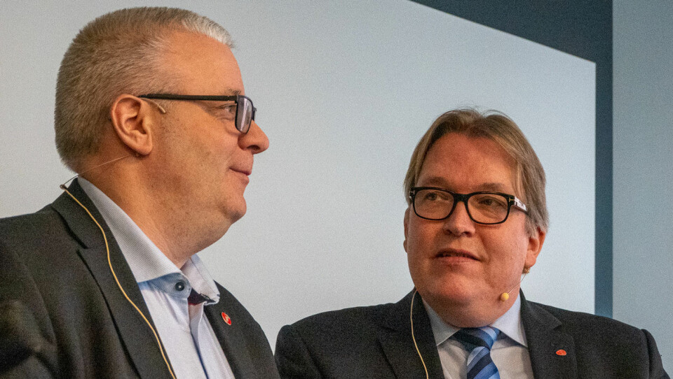 ENIGE: Bård Hoksrud (t.v.) og Frp får støtte av blant andre Sverre Myrli (Ap) på Stortinget om økt fartsgrense for tilhengere. Men fagfolkene er sterkt uenige med dem. Foto: Peter Raaum