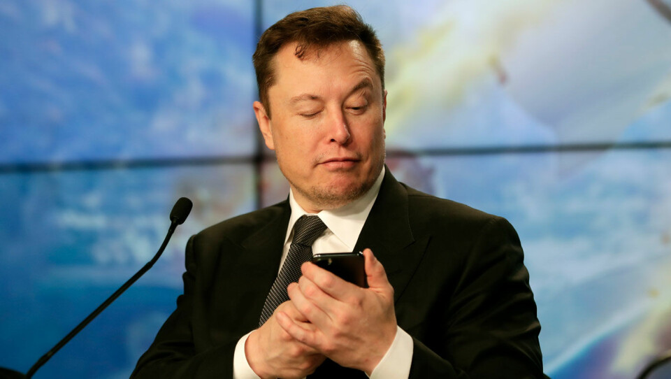 LA FREM TALL: Elon Musk overrasket aksjemarkedet med positive regnskapstall i årets tre første måneder. Foto: John Raoux, NTB / AP