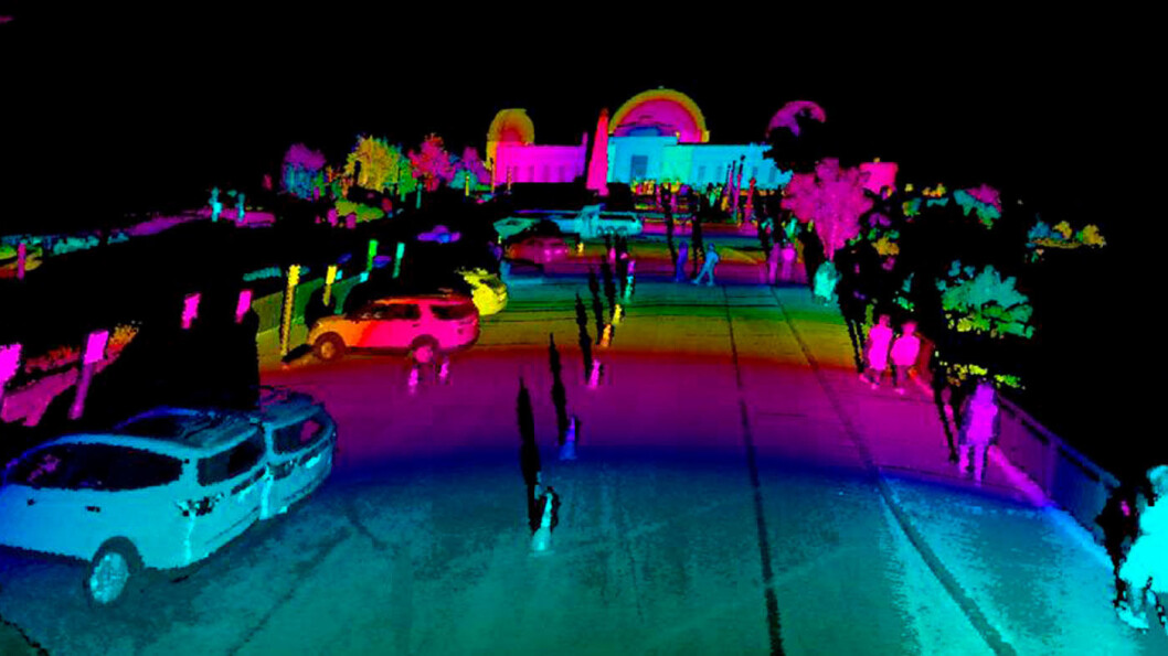 KAMERA I TILLEGG: Laserbaserte impulser fra LiDAR-systemet kombineres med bilens øyne, kameraene, som «ser» omtrent som dette. KAMERA I TILLEGG: Laserbaserte impulser fra LiDAR-systemet kombineres med bilens øyne, kameraene, som «ser» omtrent som dette.