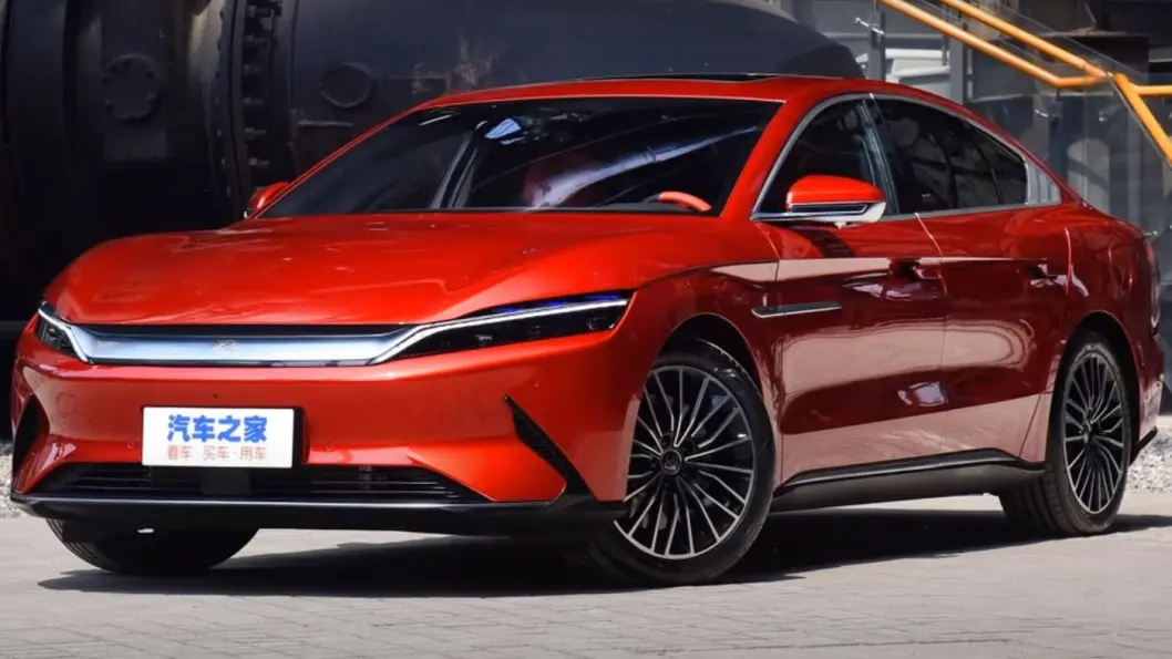DRAGEFJES: BYD Han har en klassisk design, ifølge BYD med elementer fra både kinesisk og vestlige kulturtradisjon. DRAGEFJES: BYD Han har en klassisk design, ifølge BYD med elementer fra både kinesisk og vestlige kulturtradisjon.