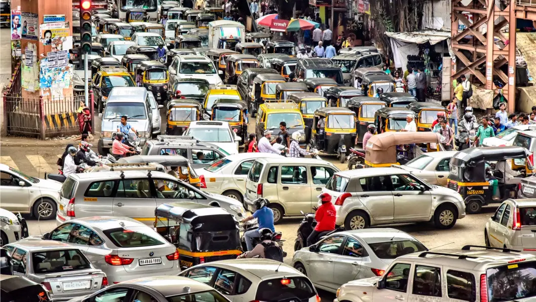 VERRE ENN VERST: Få steder er køene tettere og lufta dårligere enn i Mumbai, hjemby for bilgiganten Tata. Foto: Monotoomono/Shutterstock VERRE ENN VERST: Få steder er køene tettere og lufta dårligere enn i Mumbai, hjemby for bilgiganten Tata. Foto: Monotoomono/Shutterstock