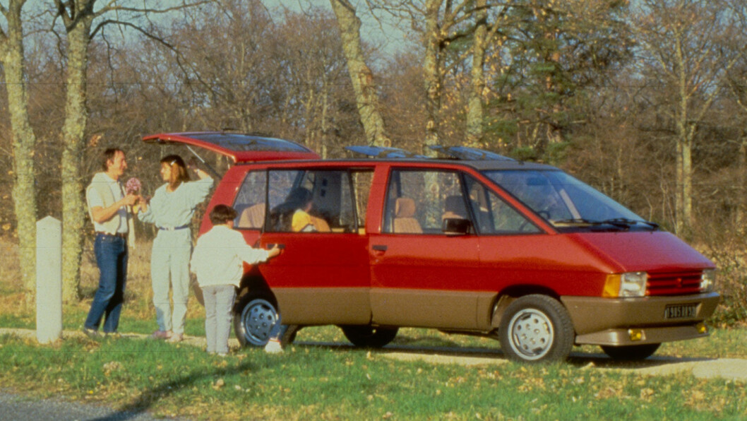 GENIAL: Renault Espace var ikke lengre enn dagens Ford Focus da den kom i 1984, men tilbød et hav av plass. I alt 1,4 millioner Espace av fem generasjoner er blitt produsert. GENIAL: Renault Espace var ikke lengre enn dagens Ford Focus da den kom i 1984, men tilbød et hav av plass. I alt 1,4 millioner Espace av fem generasjoner er blitt produsert.
