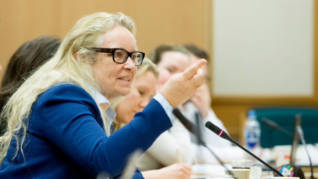 UROLIG: – Svarene fra samferdselsminister Knut Arild Hareide er svært defensive. Det uroer meg sterkt. Dette handler om hovedveien mellom de to største byene, sier Ruth Grung (Ap). Foto: Håkon Mosvold Larsen / NTB scanpix UROLIG: – Svarene fra samferdselsminister Knut Arild Hareide er svært defensive. Det uroer meg sterkt. Dette handler om hovedveien mellom de to største byene, sier Ruth Grung (Ap). Foto: Håkon Mosvold Larsen / NTB scanpix