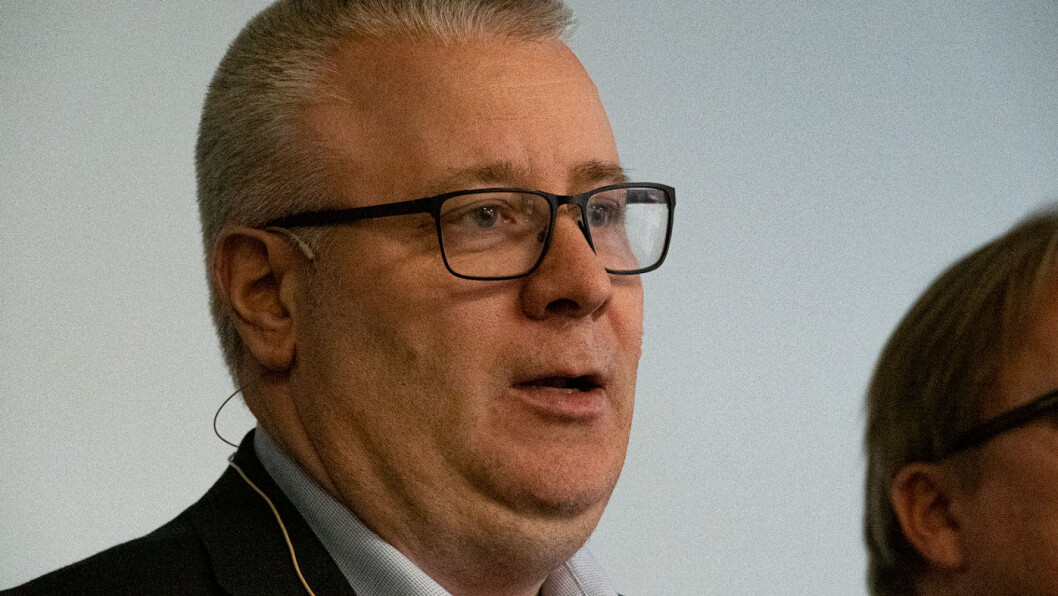 REAGERER: Bård Hoksrud, Frps fraksjonsleder i Transport- og kommunikasjonskomiteen på Stortinget, reagerer kraftig på at vegmyndighetene har kjent svakhetene ved systemet lenge – uten å ta affære. Foto: Peter Raaum REAGERER: Bård Hoksrud, Frps fraksjonsleder i Transport- og kommunikasjonskomiteen på Stortinget, reagerer kraftig på at vegmyndighetene har kjent svakhetene ved systemet lenge – uten å ta affære. Foto: Peter Raaum