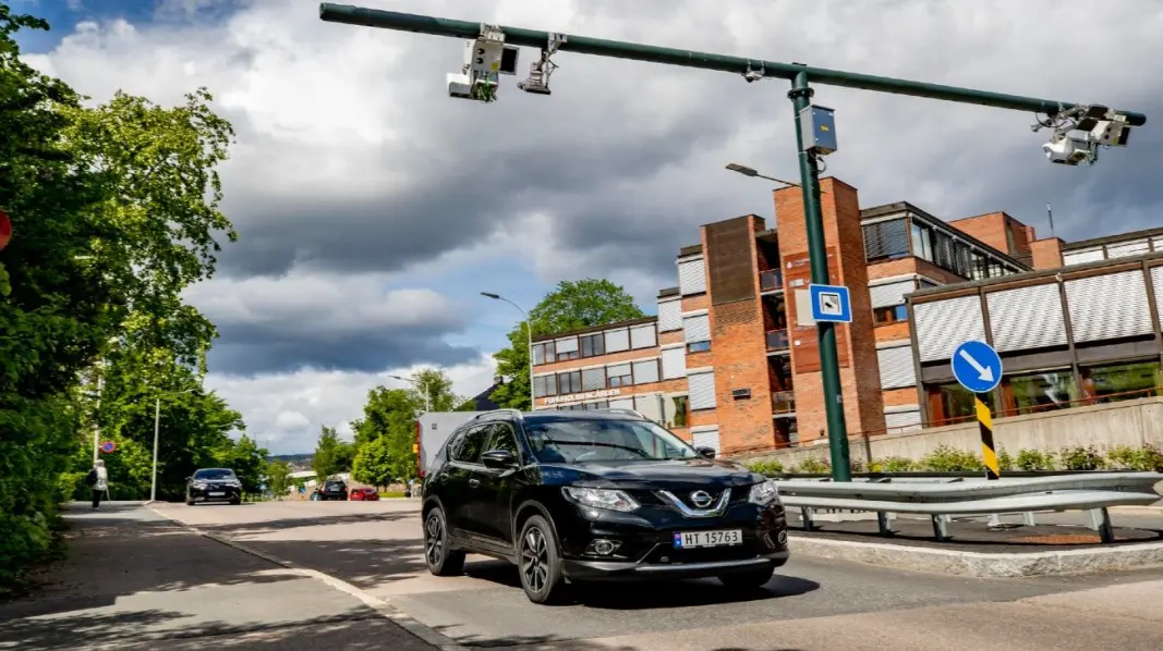 MAJORSTUEN: Bomringen ved Majorstuen i Oslo. Like innenfor ligger ring 2, som ifølge MDG Oslo bør markere grensen for hvor langt fossilbiler skal ha lov til å nærme seg sentrum. MAJORSTUEN: Bomringen ved Majorstuen i Oslo. Like innenfor ligger ring 2, som ifølge MDG Oslo bør markere grensen for hvor langt fossilbiler skal ha lov til å nærme seg sentrum.