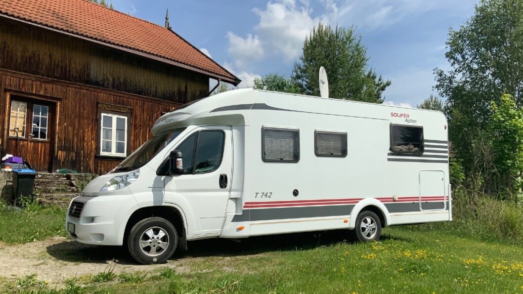 FORNØYD: Bortsett fra vektproblemene er Roy-Johnny fornøyd med bobilen sin. FORNØYD: Bortsett fra vektproblemene er Roy-Johnny fornøyd med bobilen sin.