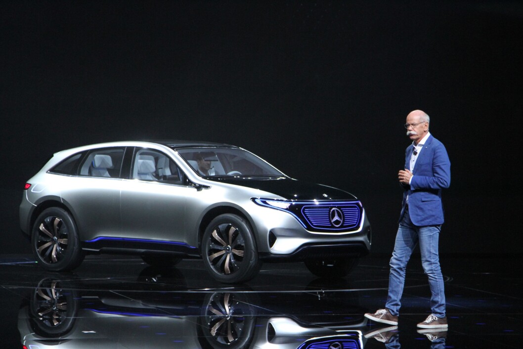 2019: EQ kaller Mercedes sine nye, elektriske biler. Denne SUV-utgaven er den første og vil være på veien i 2019. Foto: Rune Korsvoll 2019: EQ kaller Mercedes sine nye, elektriske biler. Denne SUV-utgaven er den første og vil være på veien i 2019. Foto: Rune Korsvoll