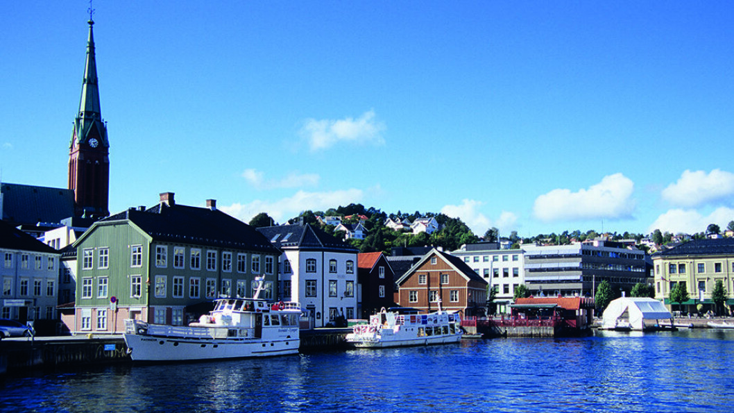 HYGGELIG I SENTRUM: Pollen i Arendal er en sjarmerende småbåthavn og et fint stoppested på en tur langs kysten. Foto: Per Roger Lauritzen HYGGELIG I SENTRUM: Pollen i Arendal er en sjarmerende småbåthavn og et fint stoppested på en tur langs kysten. Foto: Per Roger Lauritzen