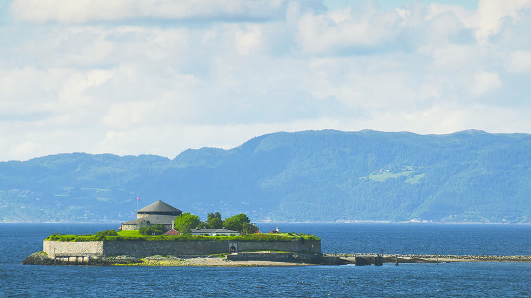 I TRONDHEIMSFJORDEN: Historien, badeplassen og restauranten trekker folk til Munkholmen. Foto: CH Visitnorway.com I TRONDHEIMSFJORDEN: Historien, badeplassen og restauranten trekker folk til Munkholmen. Foto: CH Visitnorway.com 