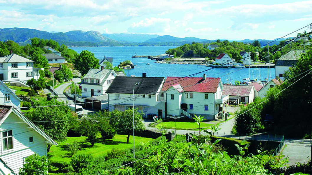 TRYGG HAVN: Mosterhamn sett fra Amfiet. Hit kom Olav Tryggvason seilende i 995 og Olav den hellige i 1024. Foto: Wikimedia TRYGG HAVN: Mosterhamn sett fra Amfiet. Hit kom Olav Tryggvason seilende i 995 og Olav den hellige i 1024. Foto: Wikimedia