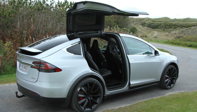 TESLA MODEL X: Bileieren eide en bil av denne Tesla-modellen