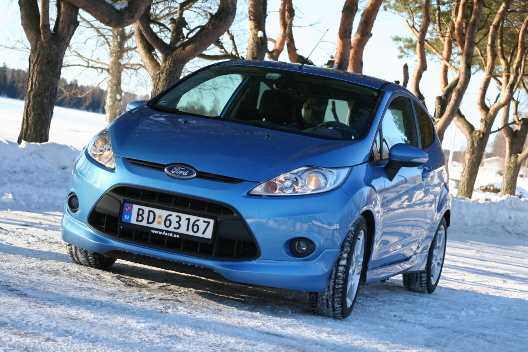 FARE FOR BRANN: En tenningsmodul på en del eldre Ford Fiesta-modeller med dieselmotor kan overopphetes og byttes nå ved tilbakekalling. HVor mange norske biler det dreier seg om vet vi ikke ennå. Foto: Rune Korsvoll FARE FOR BRANN: En tenningsmodul på en del eldre Ford Fiesta-modeller med dieselmotor kan overopphetes og byttes nå ved tilbakekalling. HVor mange norske biler det dreier seg om vet vi ikke ennå. Foto: Rune Korsvoll