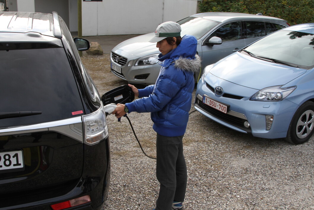POPULÆRE BILER: Salget av biler med hybriddrivverk har økt med 60 prosent siden i fjor. Mest populære av alle er de ladbare. Foto: Rune Korsvoll POPULÆRE BILER: Salget av biler med hybriddrivverk har økt med 60 prosent siden i fjor. Mest populære av alle er de ladbare. Foto: Rune Korsvoll