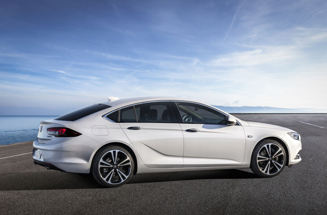 ELEGANT: Nye Insignia blir litt større og mer elegant enn dagsen utgave. Foto: Opel ELEGANT: Nye Insignia blir litt større og mer elegant enn dagsen utgave. Foto: Opel