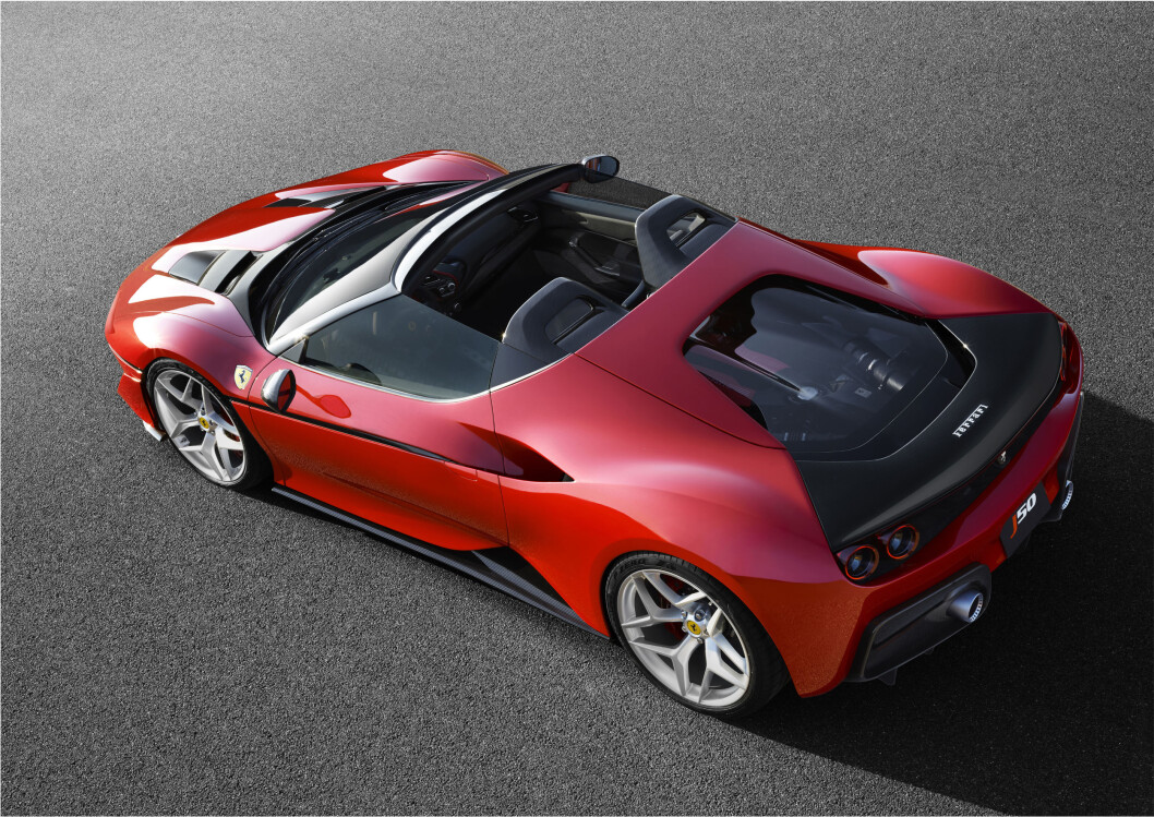 50 ÅR: Ferrari har bygget denne spesial-utgaven for å markere at det er 50 år siden Ferrari kom til Japan. Foto: Ferrari 50 ÅR: Ferrari har bygget denne spesial-utgaven for å markere at det er 50 år siden Ferrari kom til Japan. Foto: Ferrari