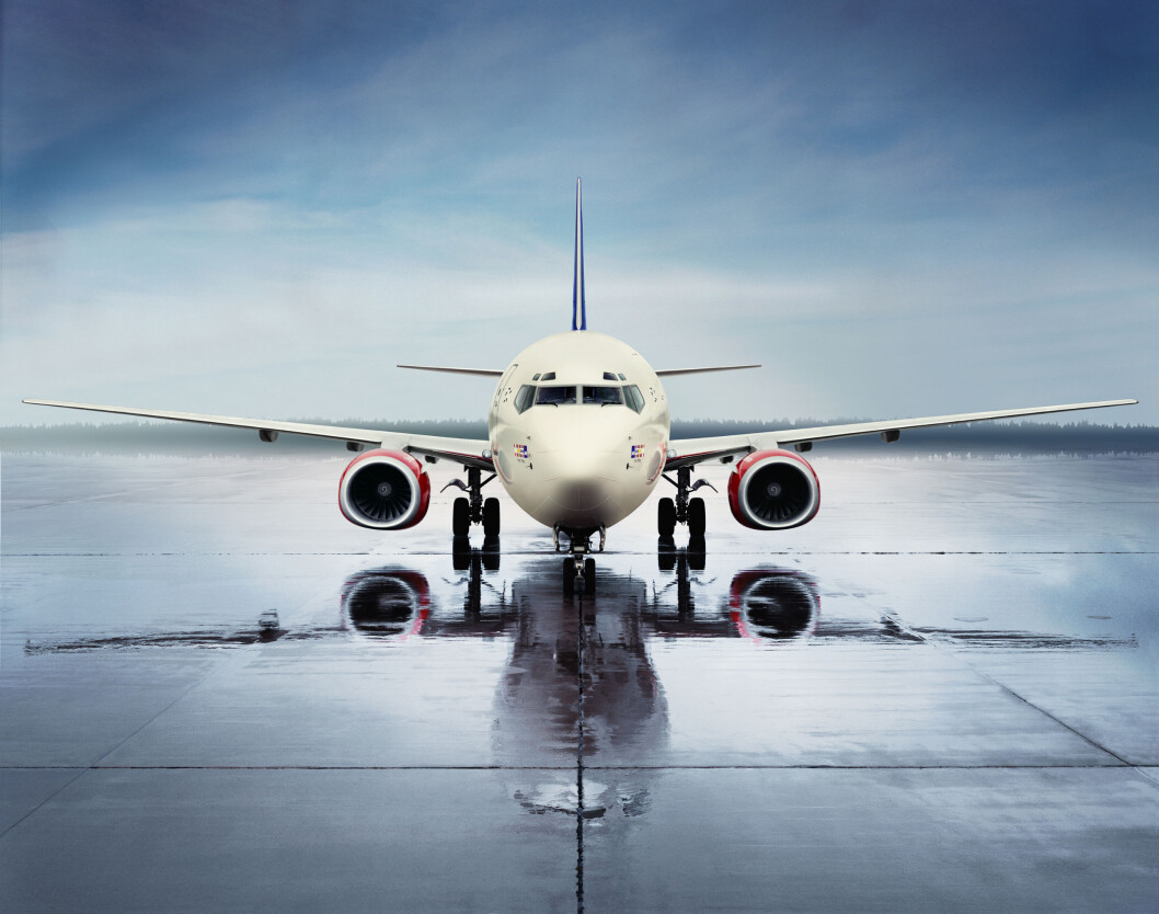 TIDSVINNER: Ingen slår fly på tid, med tre timer og 15 minutter fra sentrum til sentrum i Oslo og Stockholm. Foto: SAS AB TIDSVINNER: Ingen slår fly på tid, med tre timer og 15 minutter fra sentrum til sentrum i Oslo og Stockholm. Foto: SAS AB